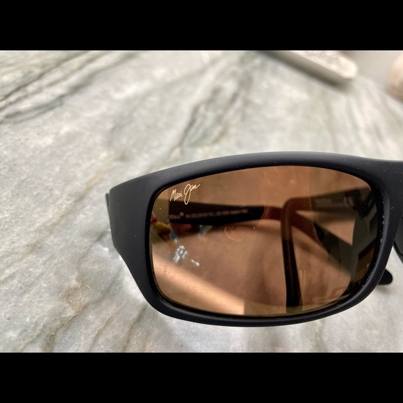 Maui Jim Peahi Sunglasses - Picture 7 of 9